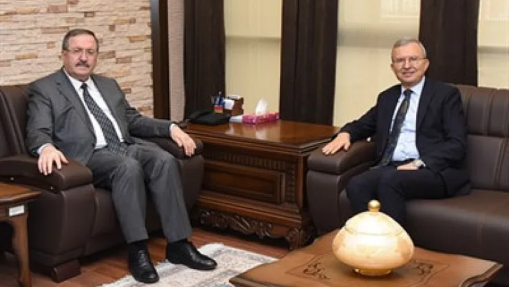Koçak Rektör Solak’ı ziyaret etti