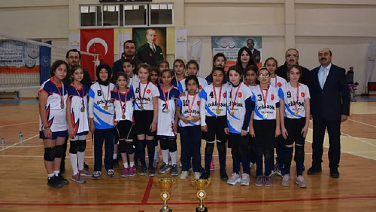 Kocaöz sonunda kupayı kaldırdı