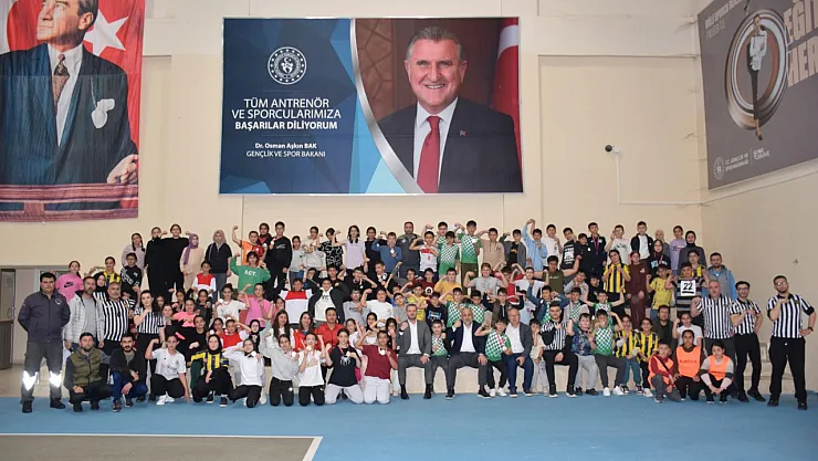 Kocatepe'de Bilek Güreşi Şampiyonları Belli Oldu