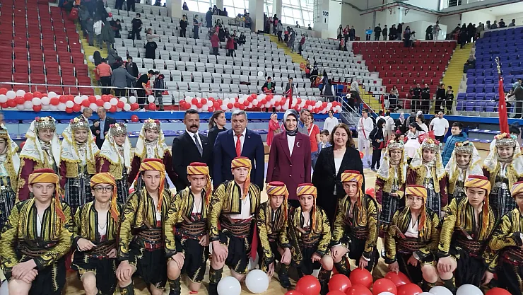 'Köklerine Bağlı Çocuklarımızla Geleceğimizden Çok Umutluyuz'