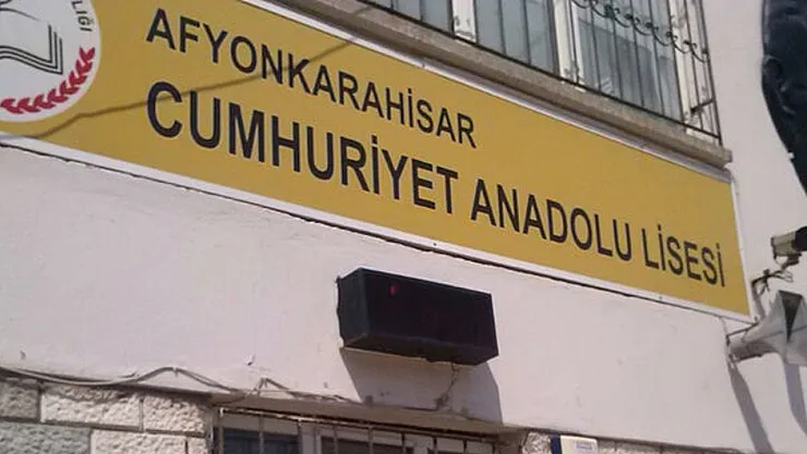 'Köyün delisi' oyunu beğenildi – Kocatepe Gazetesi