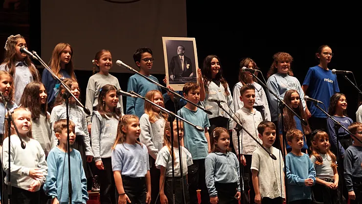 Küçük Piyanistler Hünerlerini Sergiledi