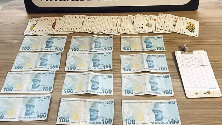 Kumar Oynayan 4 Kişiye 25 Bin 700 TL Para Cezası