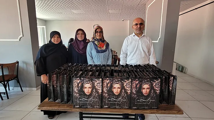 Kur'an Kursiyerlerine Eşarp Hediyesi