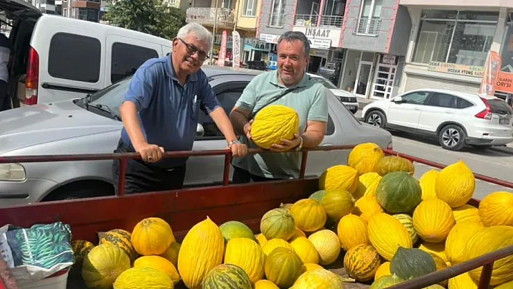 Kuruçay Kavunu Tezgahlarda