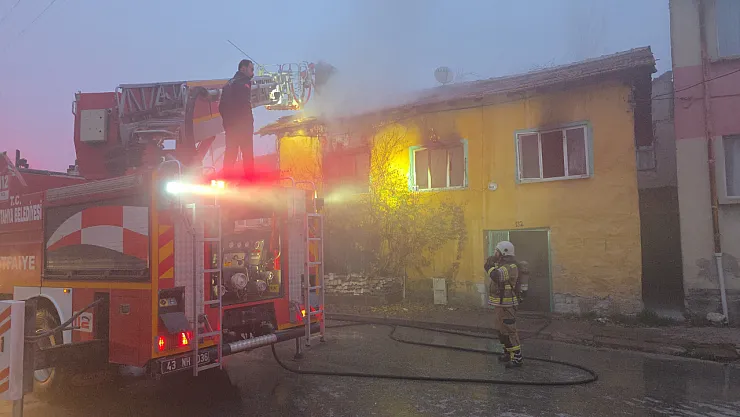Kütahya'da Ahşap Evde Çıkan Yangında 85 Yaşındaki Kadın Hayatını Kaybetti