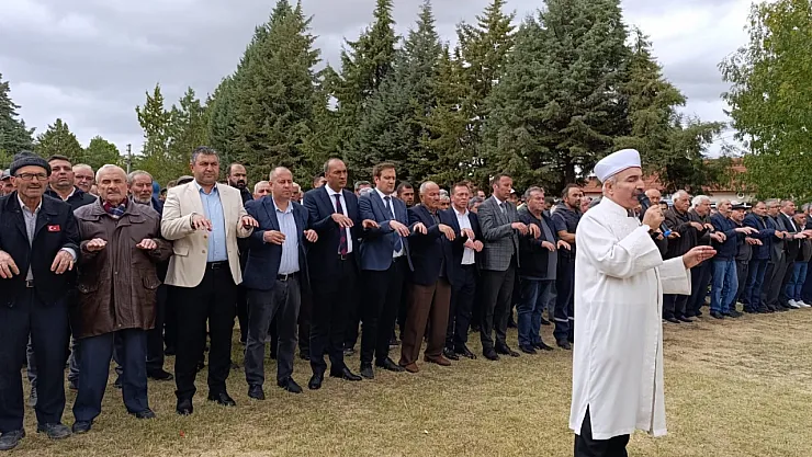 Kütahya'da Duanın Ardından Yağan Yağmur, Katılımcılarda Büyük Sevinç Oluşturdu