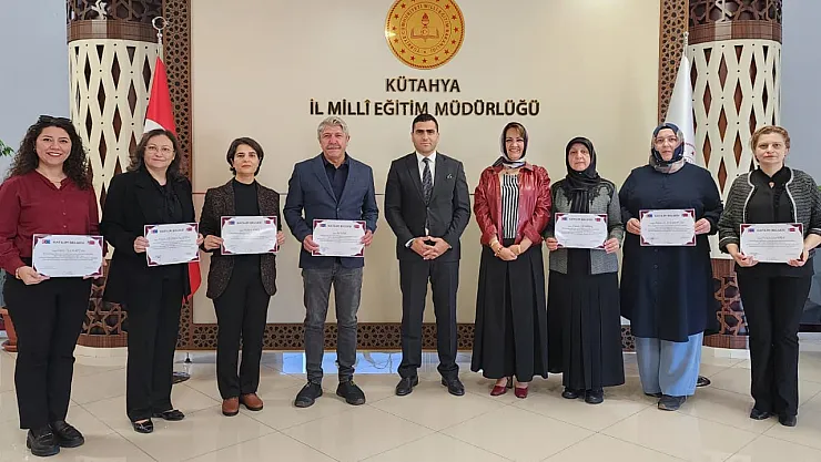 Kütahya'da Erasmus Projesi Katılımcılarına Belgeleri Takdim Edildi