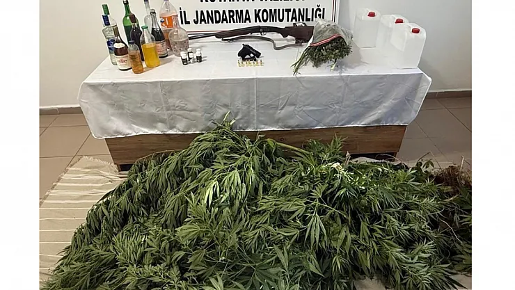 Kütahya'da Jandarmadan Uyuşturucu Ve Kaçakçılık Operasyonu