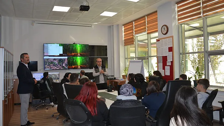 Kütahya'da Lise Öğrencileri Orman Yangınlarıyla Mücadele Konusunda Bilgilendirildi