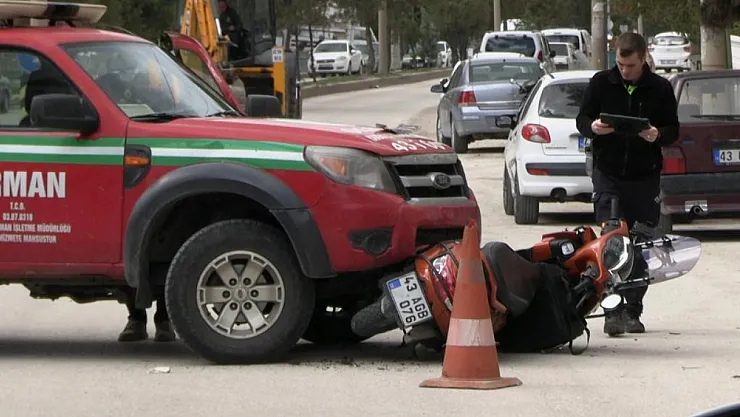 Kütahya'da Pikap İle Motosiklet Çarpıştı: 1 Yaralı