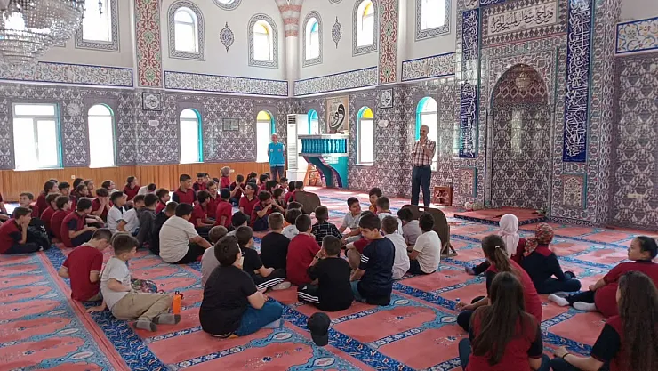 Kütahya'da Yıl Sonu Etkinlikleri Renkli Görüntülere Sahne Oldu