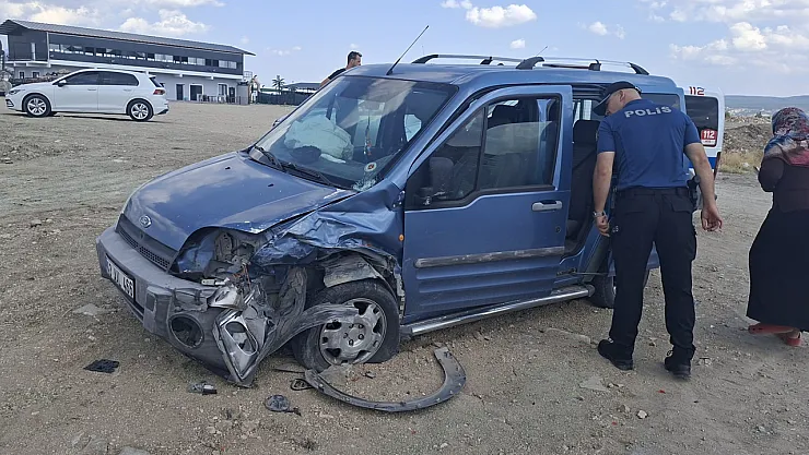 Kütahya Hisarcık'ta Trafik Kazası: 2 Yaralı