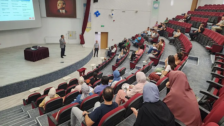 Kütahya MEM Müdürü Yılmaz'dan Öğretmen Seminerlerine Ziyaret