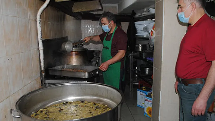 Lale Pide'de 14 yıldır ücretsiz iftar geleneği sürüyor