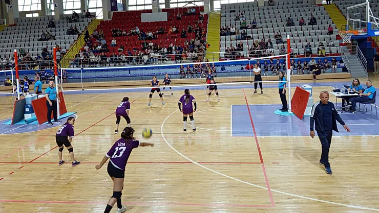 Lig Usulü Turnuvada Sürpriz Takımlar Öne Çıkıyor!