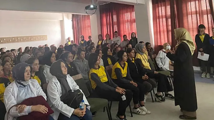 Liselerde “Mevlid-i Nebi Özel Programı” devam ediyor