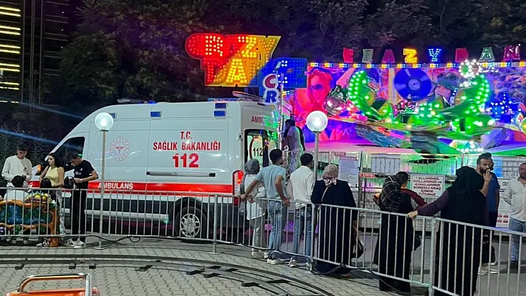 Lunaparktaki Oyuncakta Fenalaşan Şahıs Hastaneye Kaldırıldı