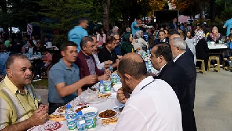 Mahalle iftarları ilgi görüyor – Kocatepe Gazetesi