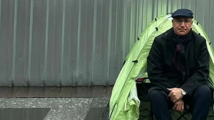 Mahmut Tanal Adalet Bakanlığı Önüne Çadır Kurdu