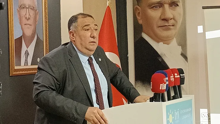 'Melih Gökçek'e Plaket Cumhurbaşkanı'na Meydan Okumaktır'