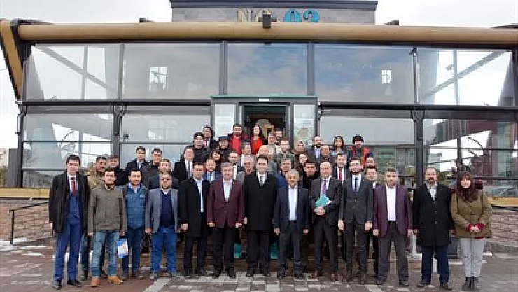 'Menfaatleri ile mesleği karıştırmayan gazetecileri takdir ediyorum'