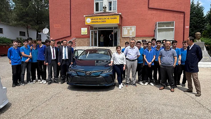 Meslek Lisesi'ne Eğitim Desteği, Sıfır Kilometre Araç Hibe Edildi