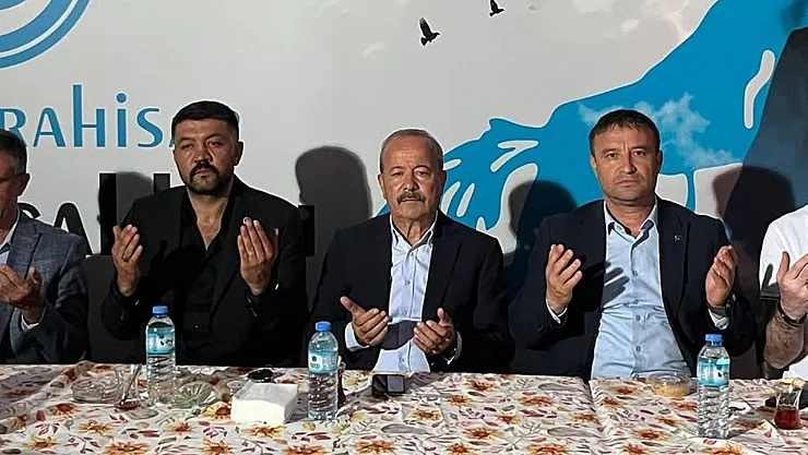 Metin Reis Dualarla Anıldı