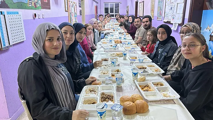 Mezun Öğrencilerin Katılımıyla İftar Yapıldı
