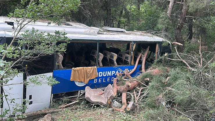 Midibüs Şarampole Uçtu: 28 Yaralı