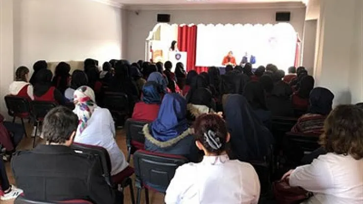 Milletvekili Özkal, 28 Şubat'ı AKÜ ve Afyon İmam Hatip'te anlattı