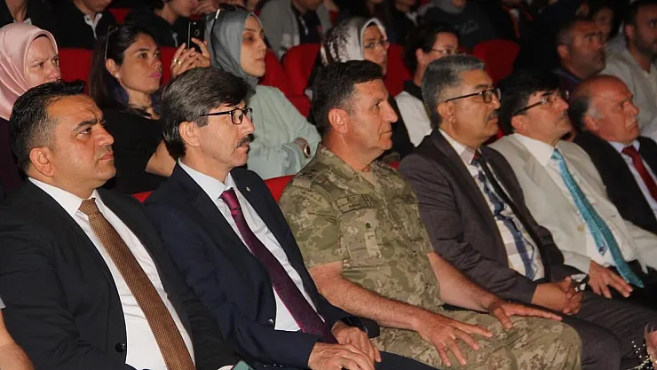 Milli Mücadele'nin kadın kahramanları şiirlerle canlandırıldı