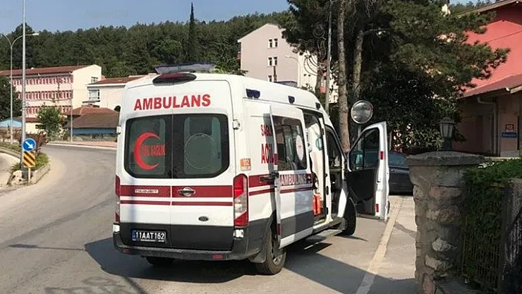 Minibüs İle Motosiklet Çarpıştı, 1 Yaralı