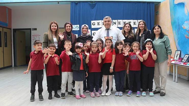 Minik Elleriyle Keçeyi Şekillendirdiler