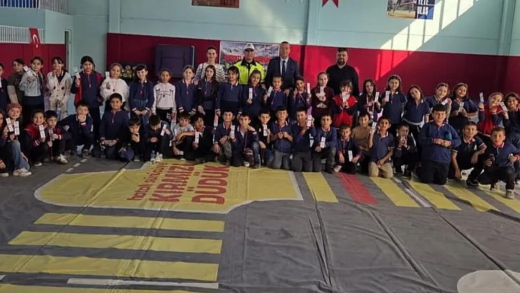 Minik Öğrencilere Trafik Eğitimi