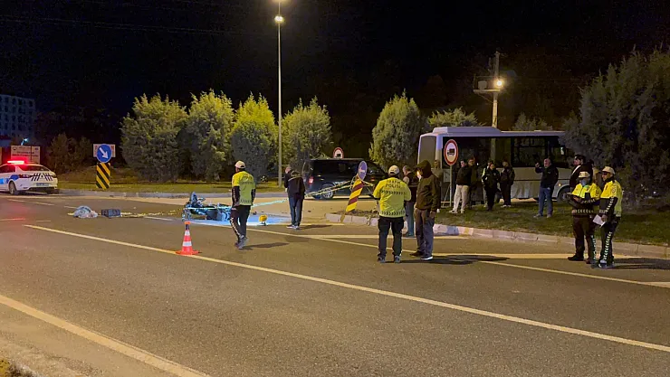 Motosiklet İle Midibüs Çarpıştı: 1 Ölü