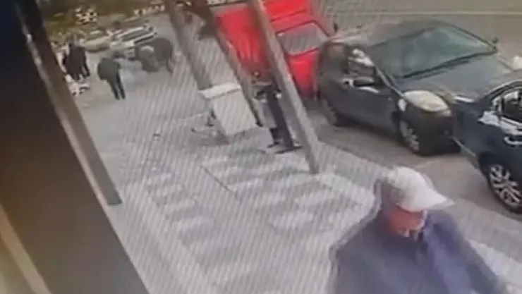 Motosiklet Sürücüsünün Ağır Yaralandığı Kaza Güvenlik Kamerasında