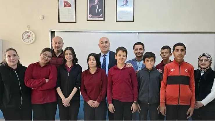 Müdür Emeksiz Okulda İncelemelerde Bulundu