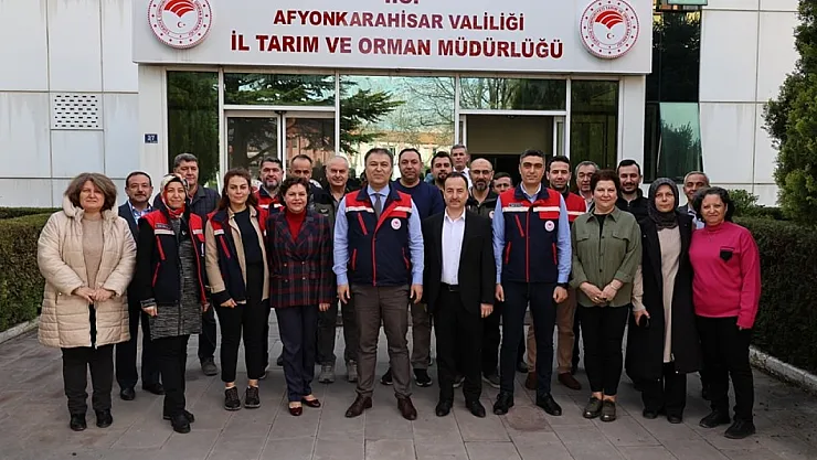 Müdür Parlak, Çalışanlarının Bayramını Kutladı