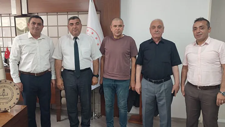 Müdür Sünnetci,  Çobanlar'ın yöneticileriyle  bir araya geldi