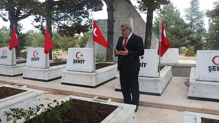 Müdür Sünnetci, Giresunlular Şehitliği'nde Dua Etti