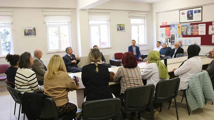 Müdür Yılmaz: 'Telefonla Oyalandığı Kadar Çocuğuna İlgi Göstermeyen Velilerimiz Var'