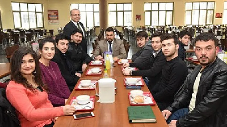 Öğrenci Konseyi, çorba ikram etti
