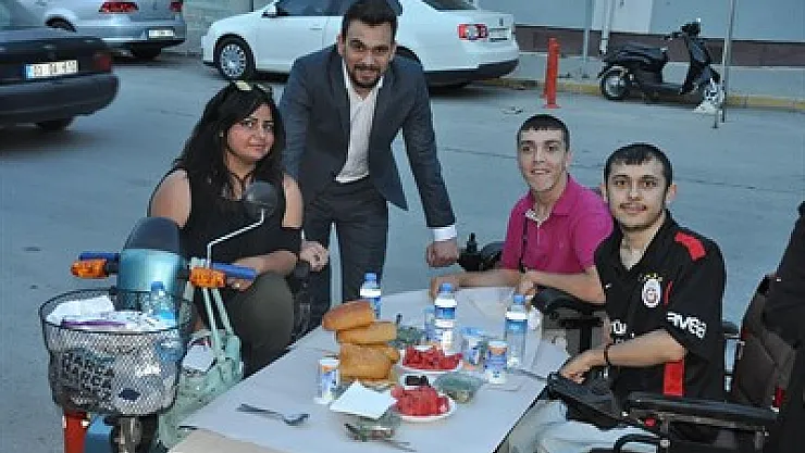 Öğrenci Konseyi engellilerin yanında – Kocatepe Gazetesi