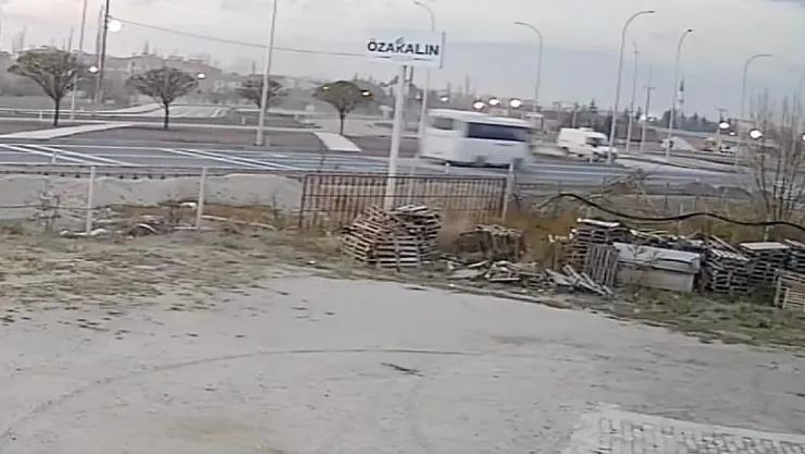 Öğrenci Servisinin Kaza Görüntüleri Ortaya Çıktı