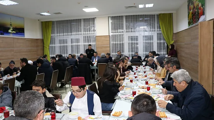 Öğrenciler Ramazan Sevincini Çınarlarla Yaşadı