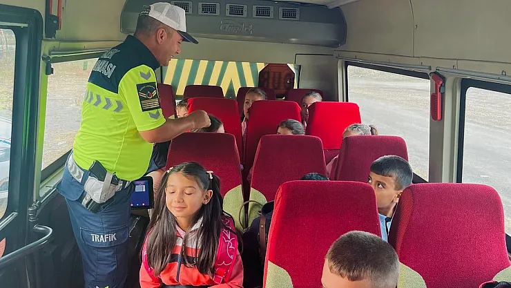 Öğrencilerin Güvenliği İçin Emniyet Ve Trafik Tedbirlerini En Üst Seviyeye Çıkarıldı