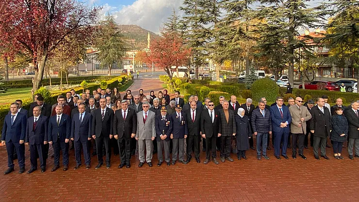 Öğretmenler Ata'nın Huzurunda