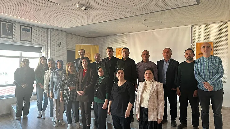 Öğretmenler Edebiyat Sohbetinde Bir Araya Geldi