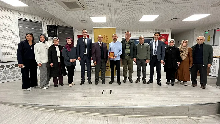 Öğretmenler Şiir Ve Musikiyi Konuştu